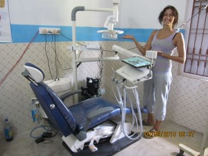 Instalación de un nuevo sillón dental en el hospital de Pasara
