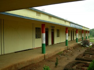 Construcción y equipamiento de una escuela de educación secundaria    