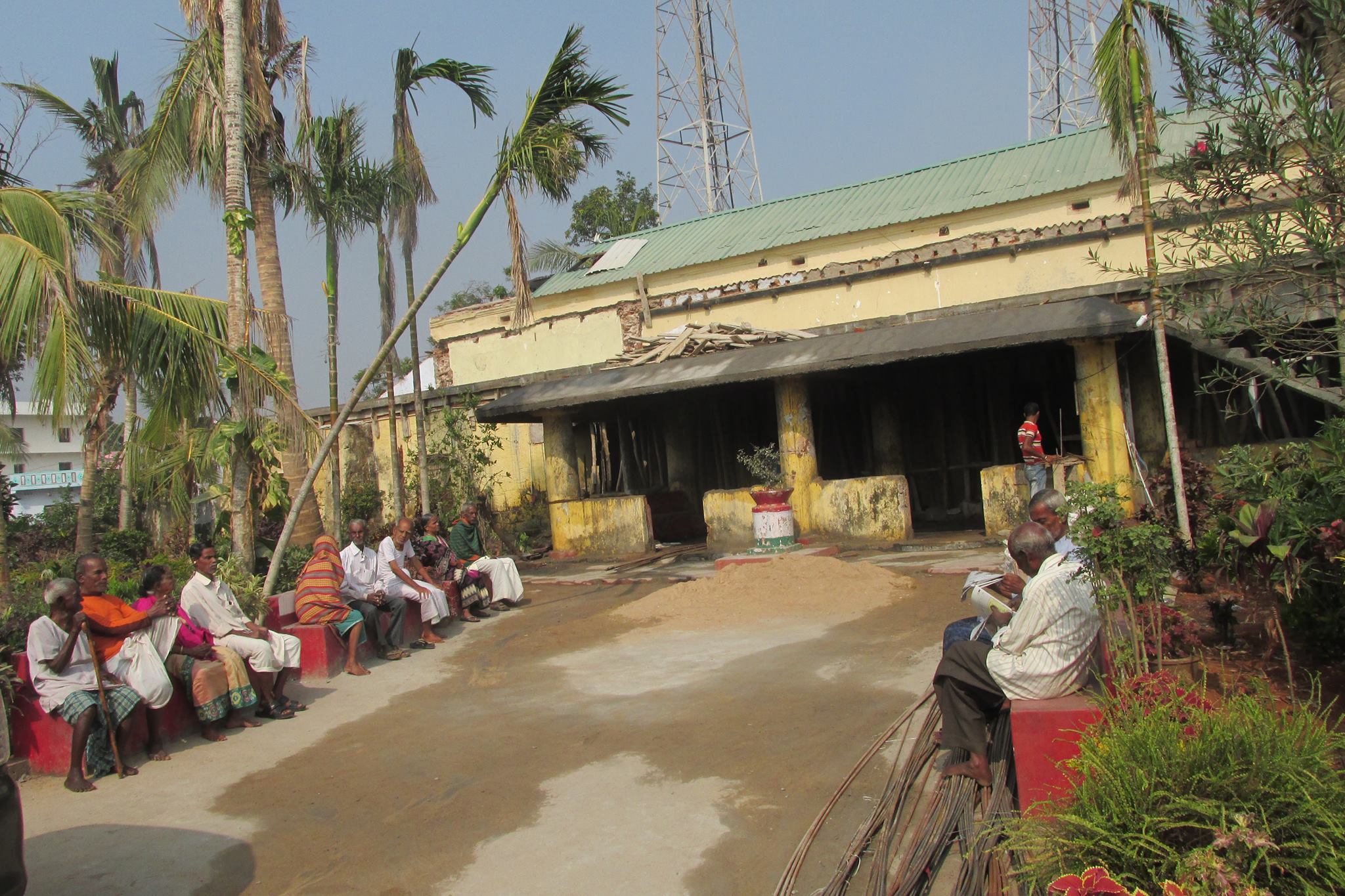 Seguimiento de las obras de la residencia de ancianos en Gopalpur